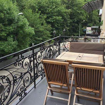 R And B Hotell Borjomi Eksteriør bilde