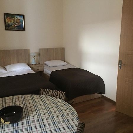 R And B Hotell Borjomi Eksteriør bilde